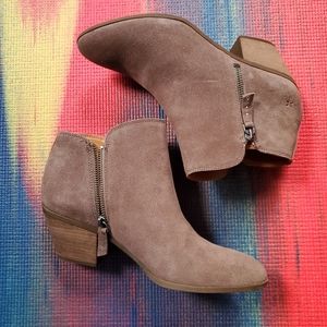 NWOB Frye Tan Booties - Size 9